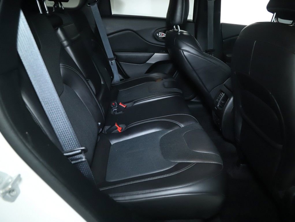 Used 2019 Jeep Cherokee Limited image 33