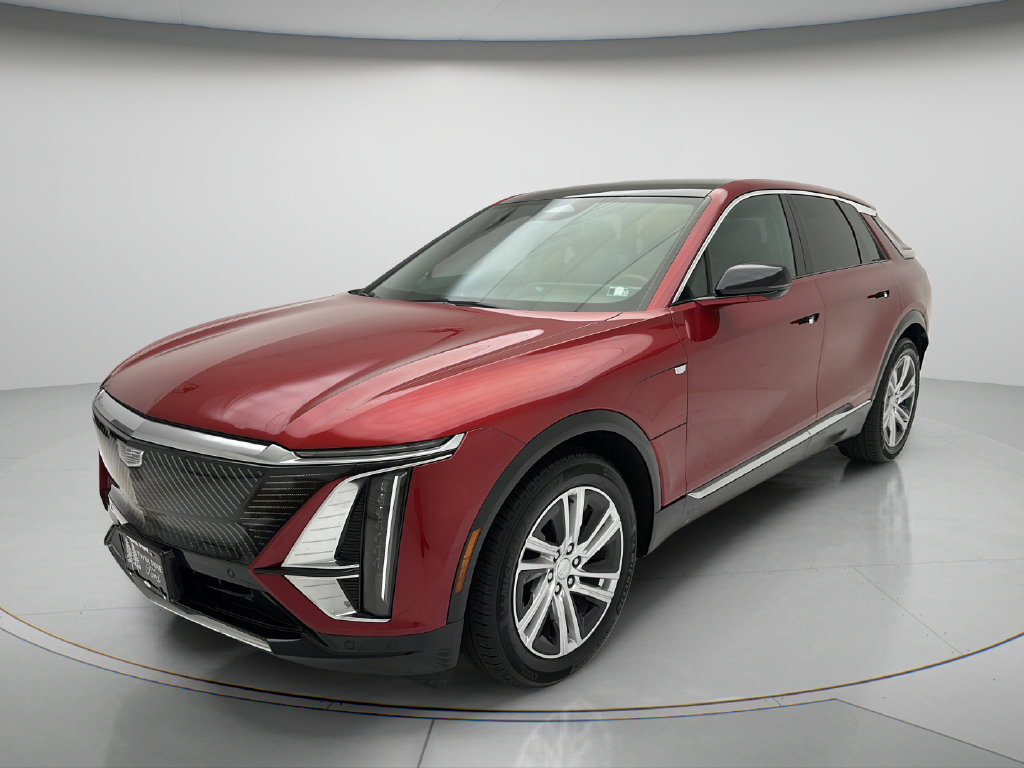 Used 2024 Cadillac Lyriq Tech AWD/4WD image 3
