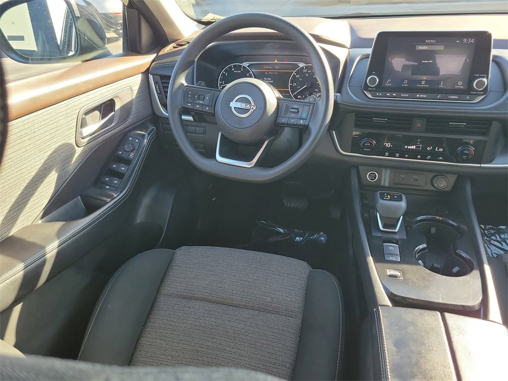 Used 2023 Nissan Rogue SV image 8