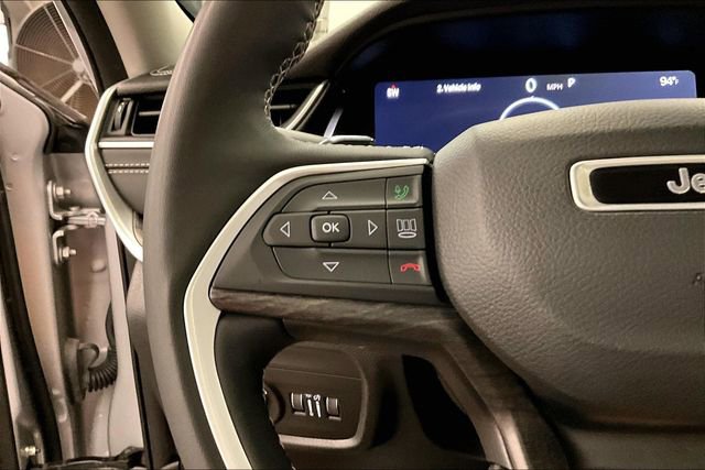 Used 2024 Jeep Grand Cherokee Limited w/ Black Appearance Package image 27