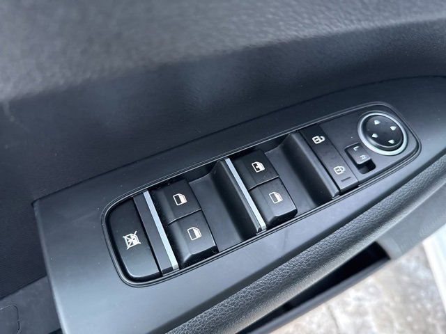 Used 2023 Kia Forte LXS image 12