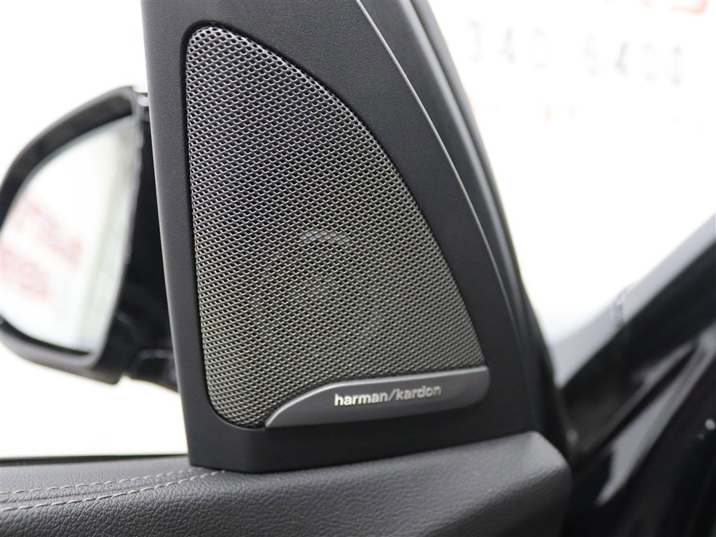 Used 2021 BMW X7 M50i image 11