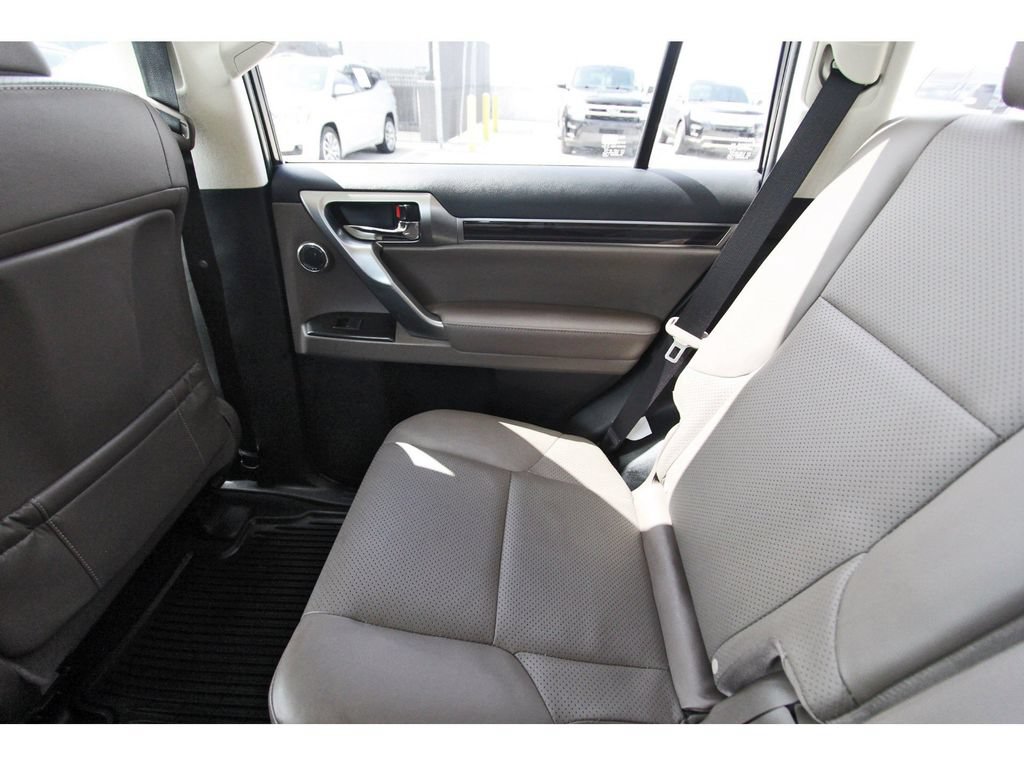 Used 2022 Lexus GX 460 Luxury w/ Off Road Package AWD/4WD image 12