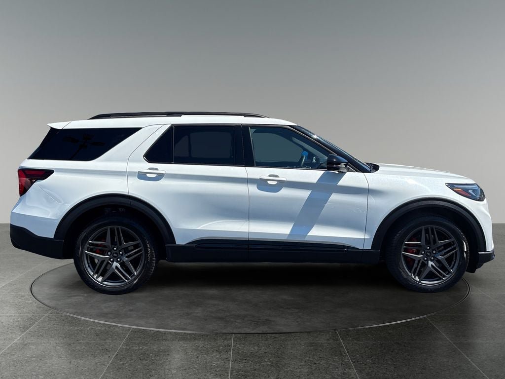 Used 2025 Ford Explorer ST AWD/4WD image 10