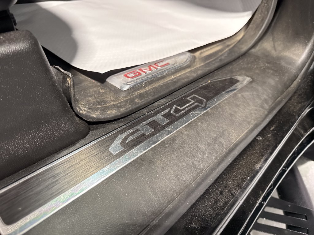 Used 2024 GMC Sierra 1500 AT4 AWD/4WD image 34