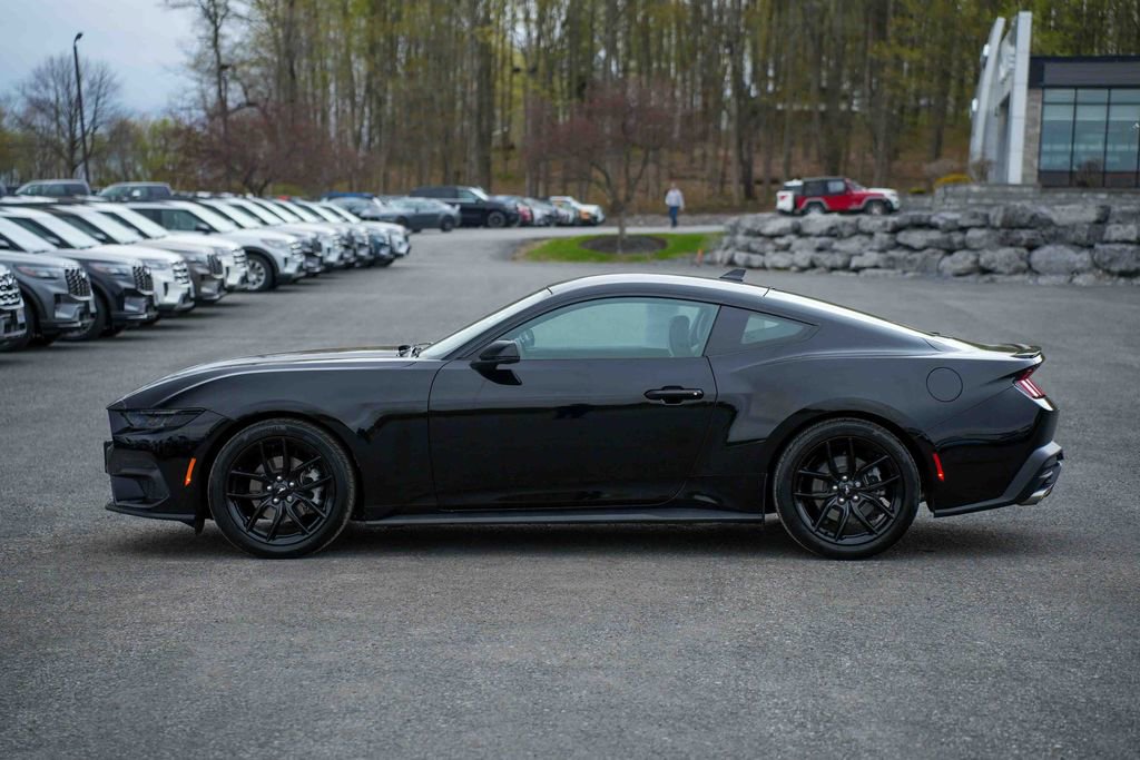 Used 2025 Ford Mustang Premium RWD image 8