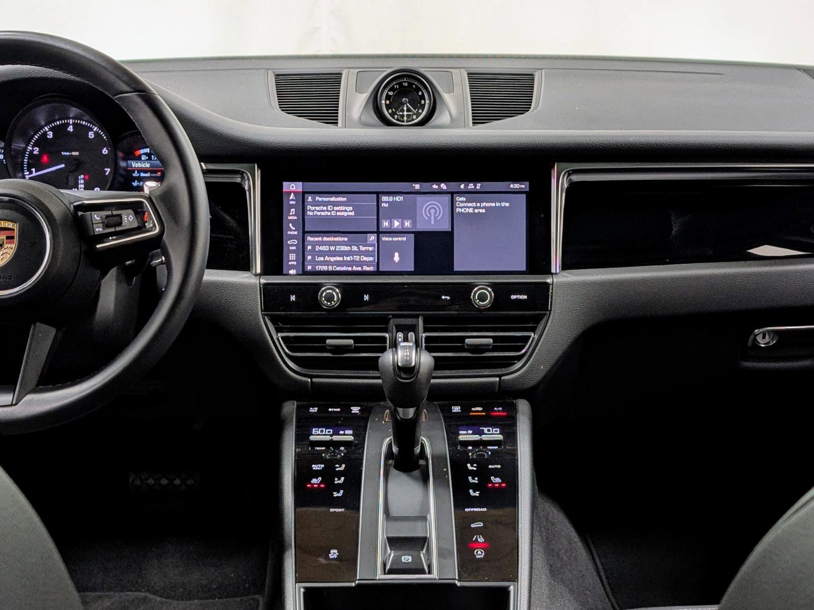 Used 2025 Porsche Macan image 26