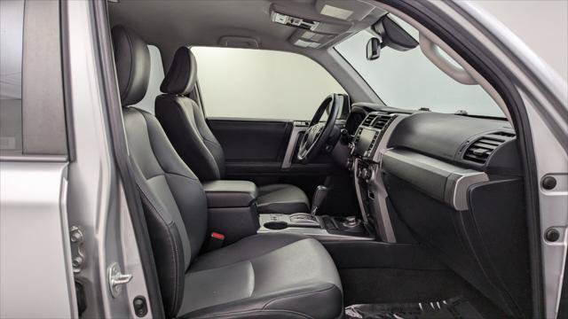 Used 2020 Toyota 4Runner SR5 Premium AWD/4WD image 21