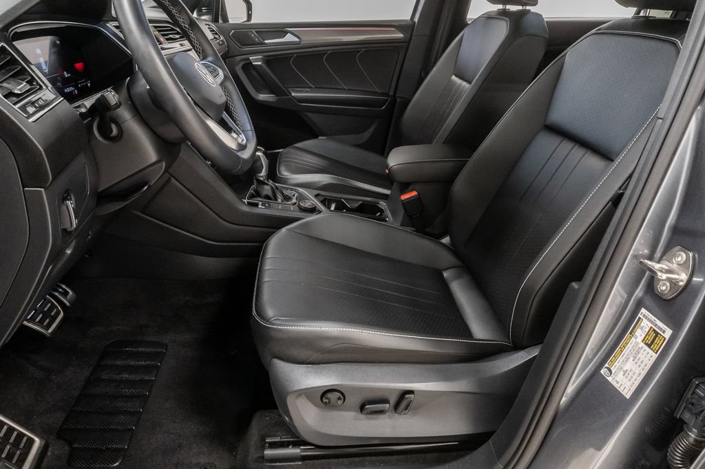 Used 2023 Volkswagen Tiguan SE R-Line AWD/4WD image 11