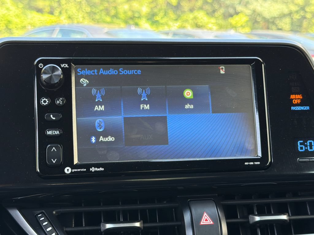 Used 2018 Toyota C-HR XLE FWD image 31