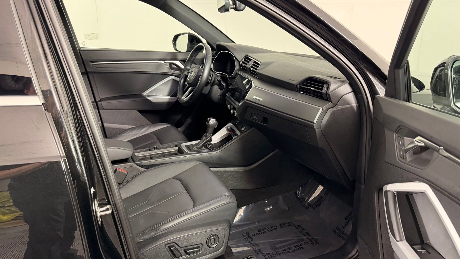 Certified 2023 Audi Q3 2.0T Premium w/ Convenience Package AWD/4WD image 19