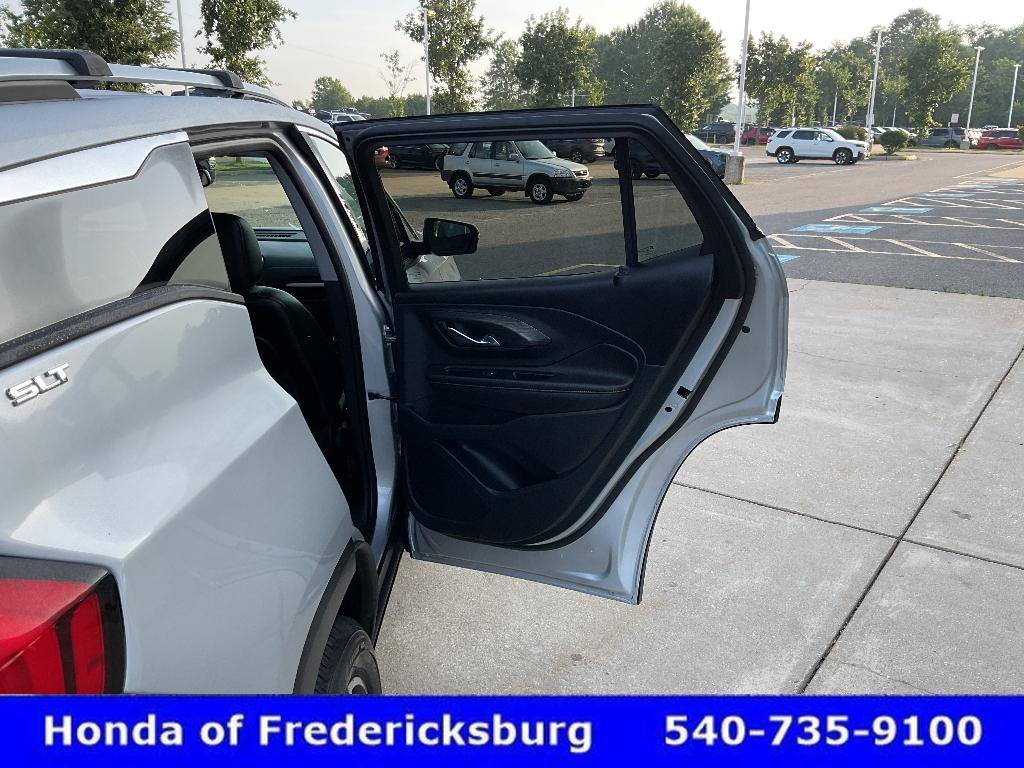 Used 2020 GMC Terrain SLT w/ Preferred Package AWD/4WD image 17