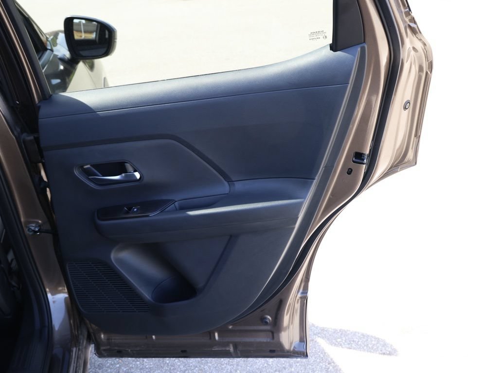 New 2026 Nissan Kicks SR FWD image 19
