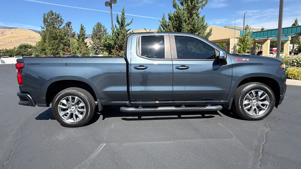 Used 2020 Chevrolet Silverado 1500 RST AWD/4WD image 2
