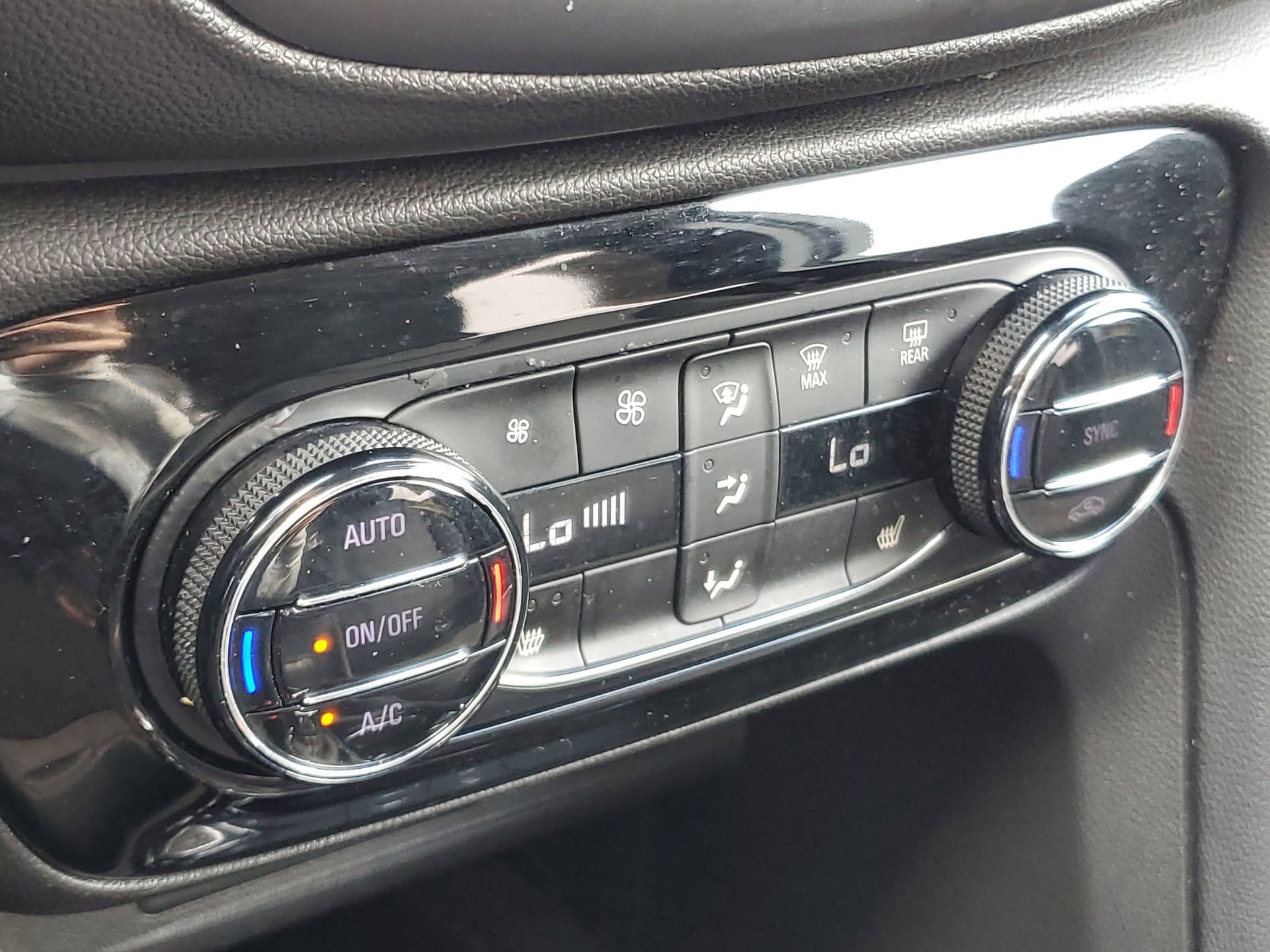 Used 2022 Buick Encore GX Select image 28