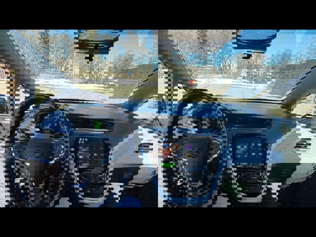 Used 2021 Chevrolet Bolt Premier w/ Infotainment Package image 10