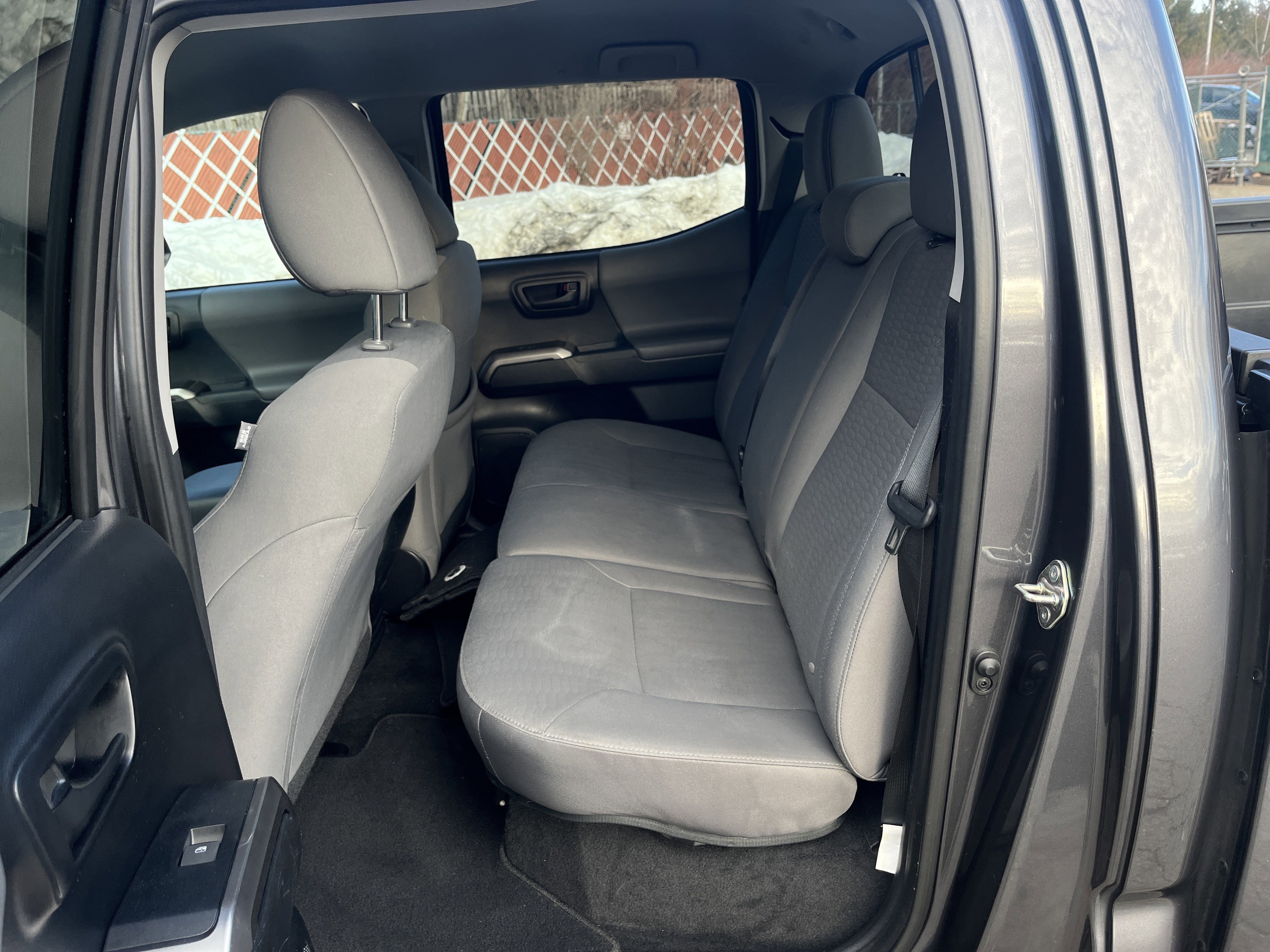 Used 2018 Toyota Tacoma SR5 image 28