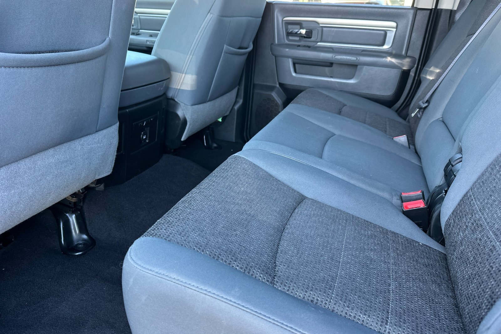 Used 2015 RAM 3500 Big Horn image 16