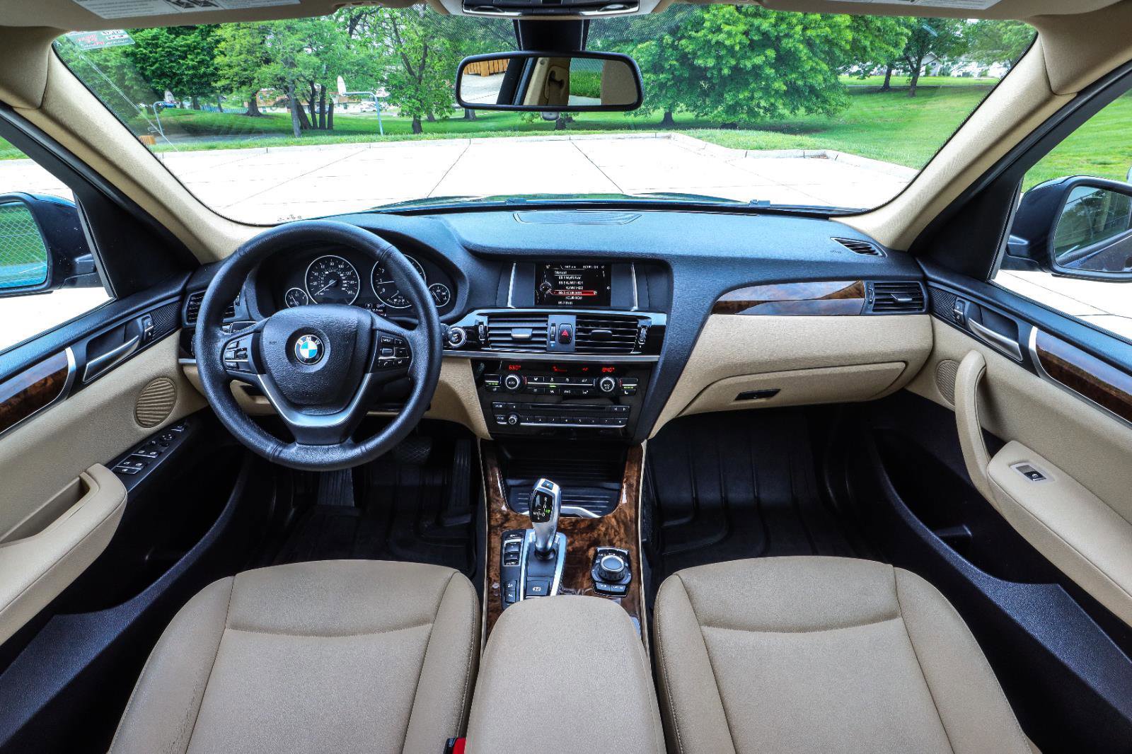 Used 2017 BMW X3 xDrive28i AWD/4WD image 2