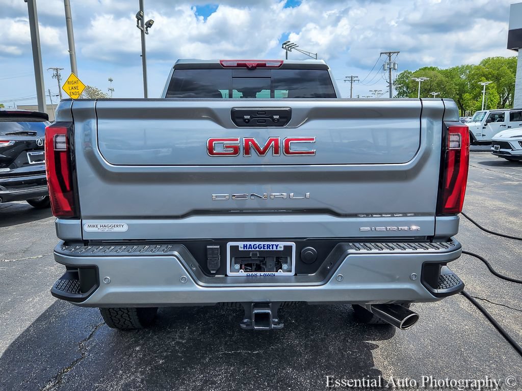 Used 2025 GMC Sierra 2500 Denali w/ Denali Reserve Package AWD/4WD image 5