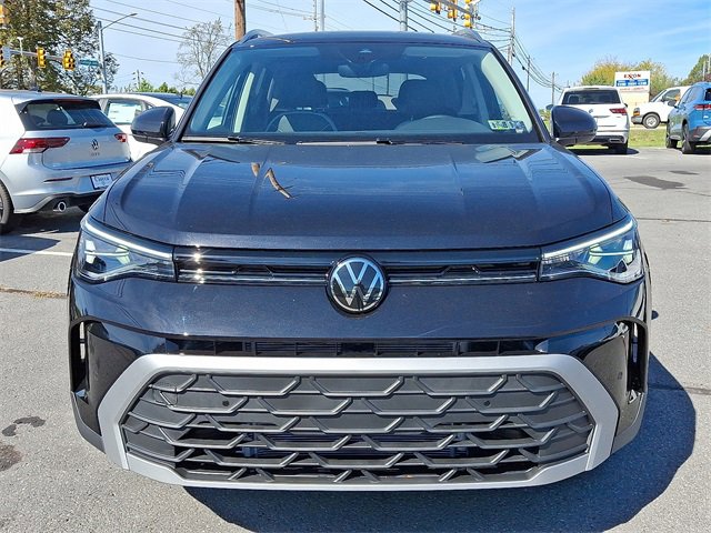 New 2025 Volkswagen Taos SE image 5