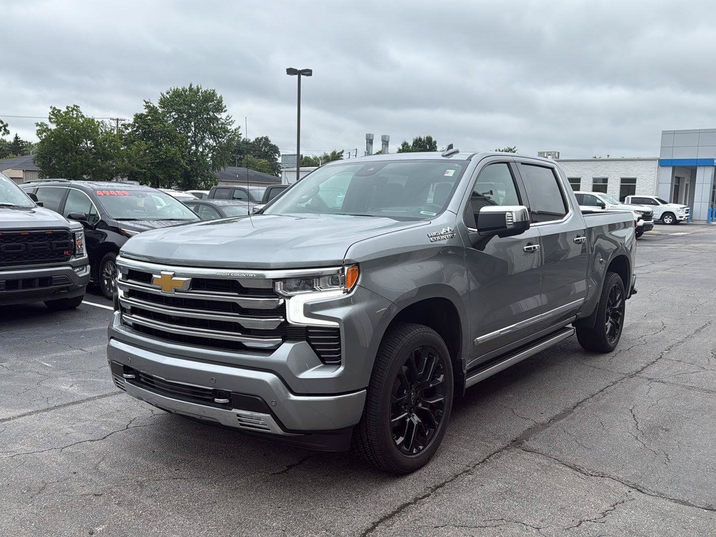 Used 2025 Chevrolet Silverado 1500 High Country w/ High Country Premium Package AWD/4WD image 7