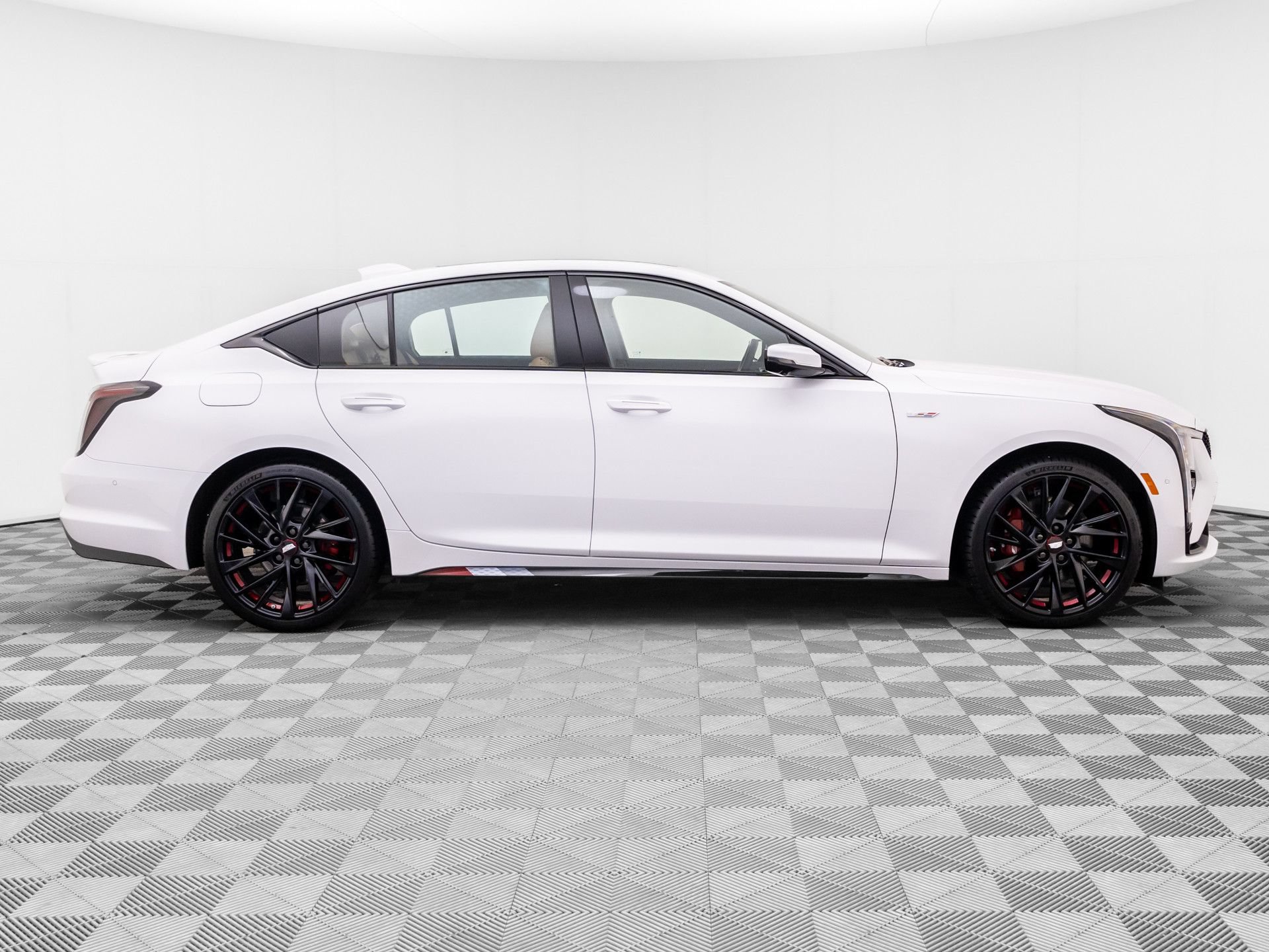 Used 2026 Cadillac CT5 V w/ Platinum Package AWD/4WD image 6