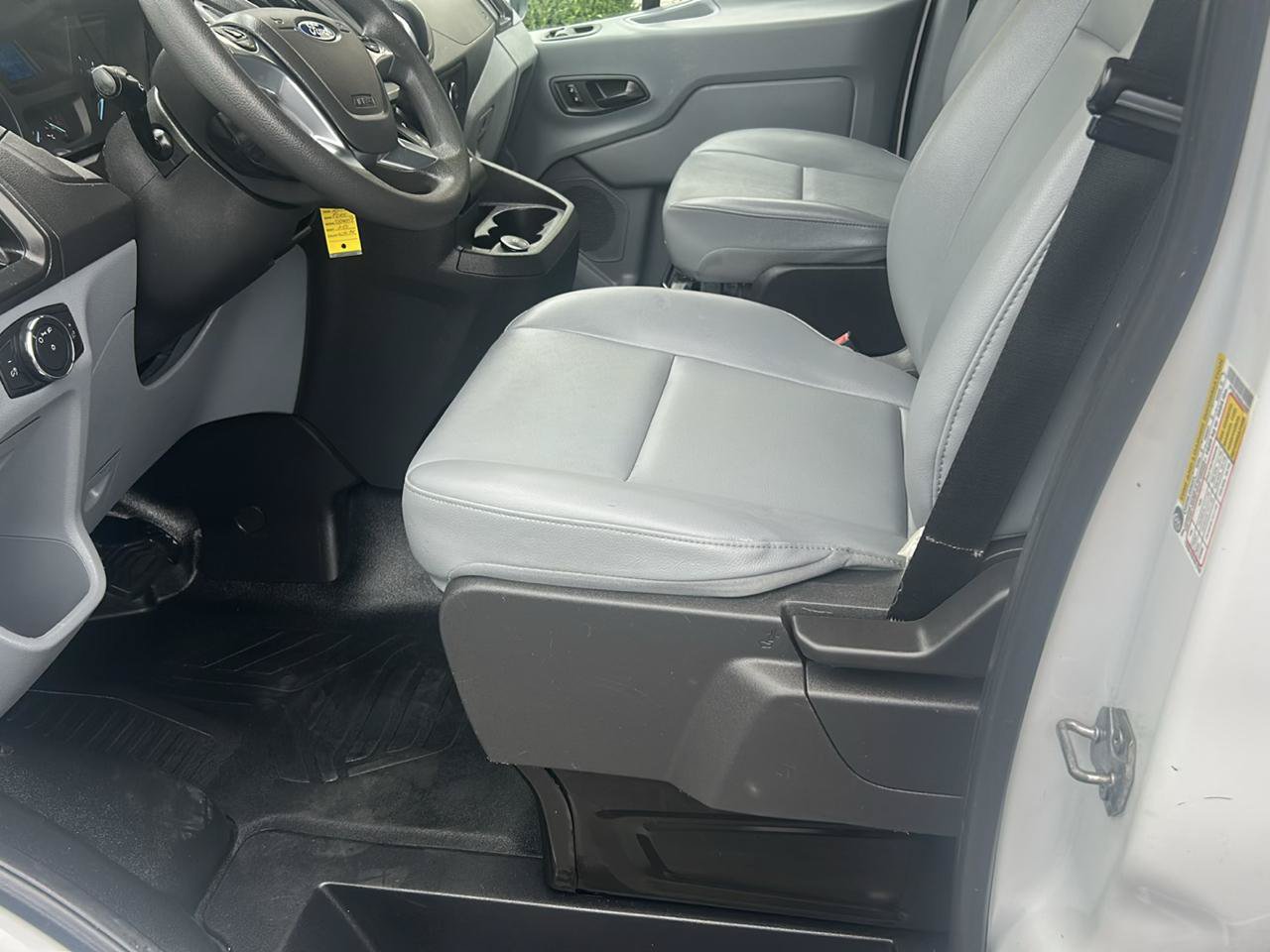Used 2019 Ford Transit 150 130 Low Roof RWD image 15