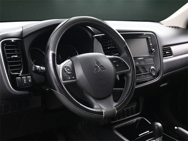 Used 2018 Mitsubishi Outlander SE image 22