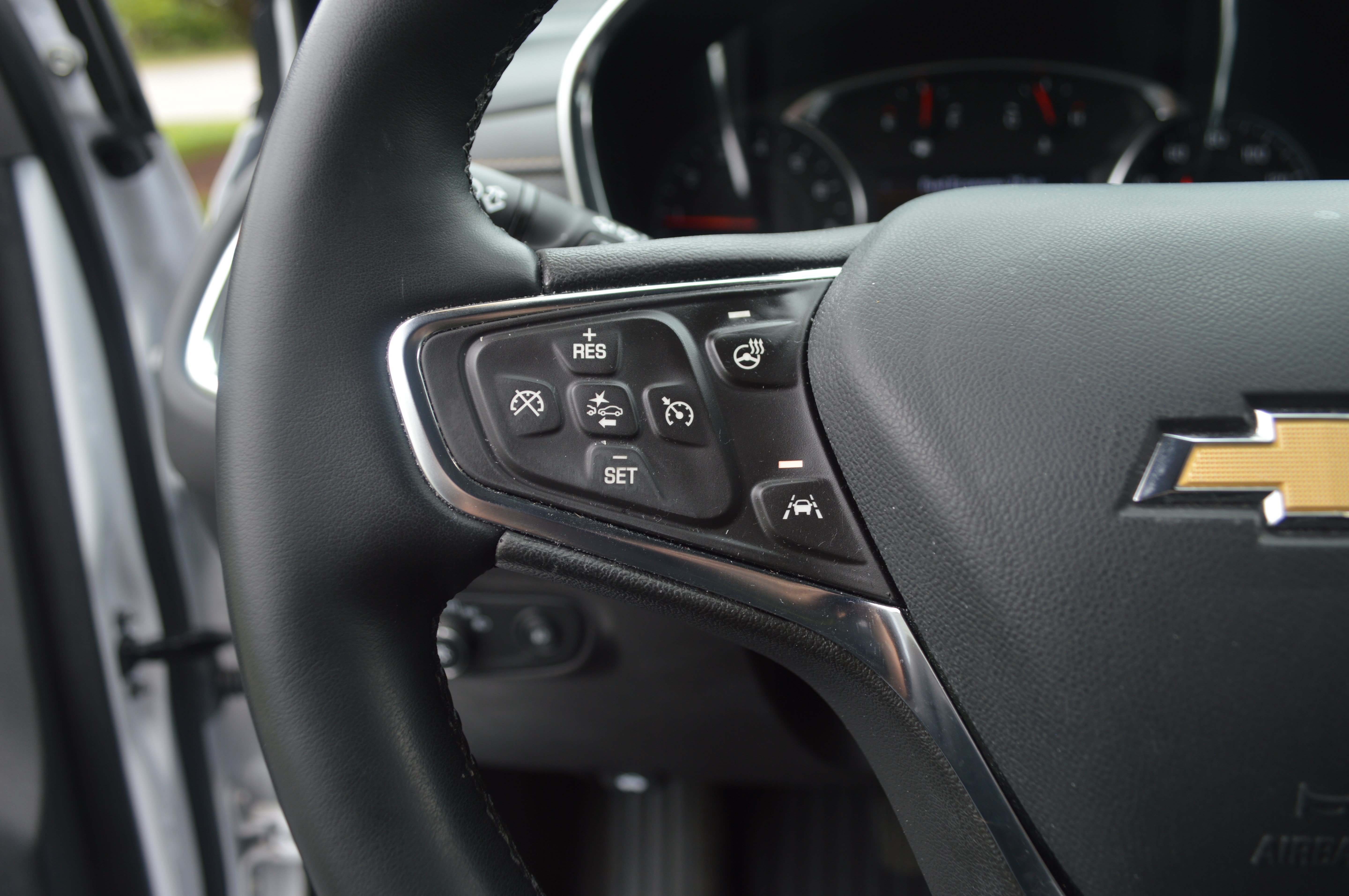 Used 2024 Chevrolet Equinox Premier AWD/4WD image 15