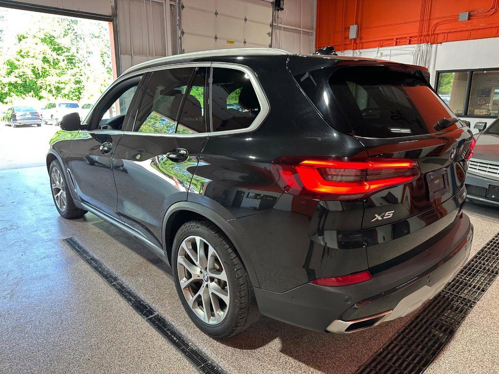 Used 2020 BMW X5 xDrive50i w/ Premium Package AWD/4WD image 5