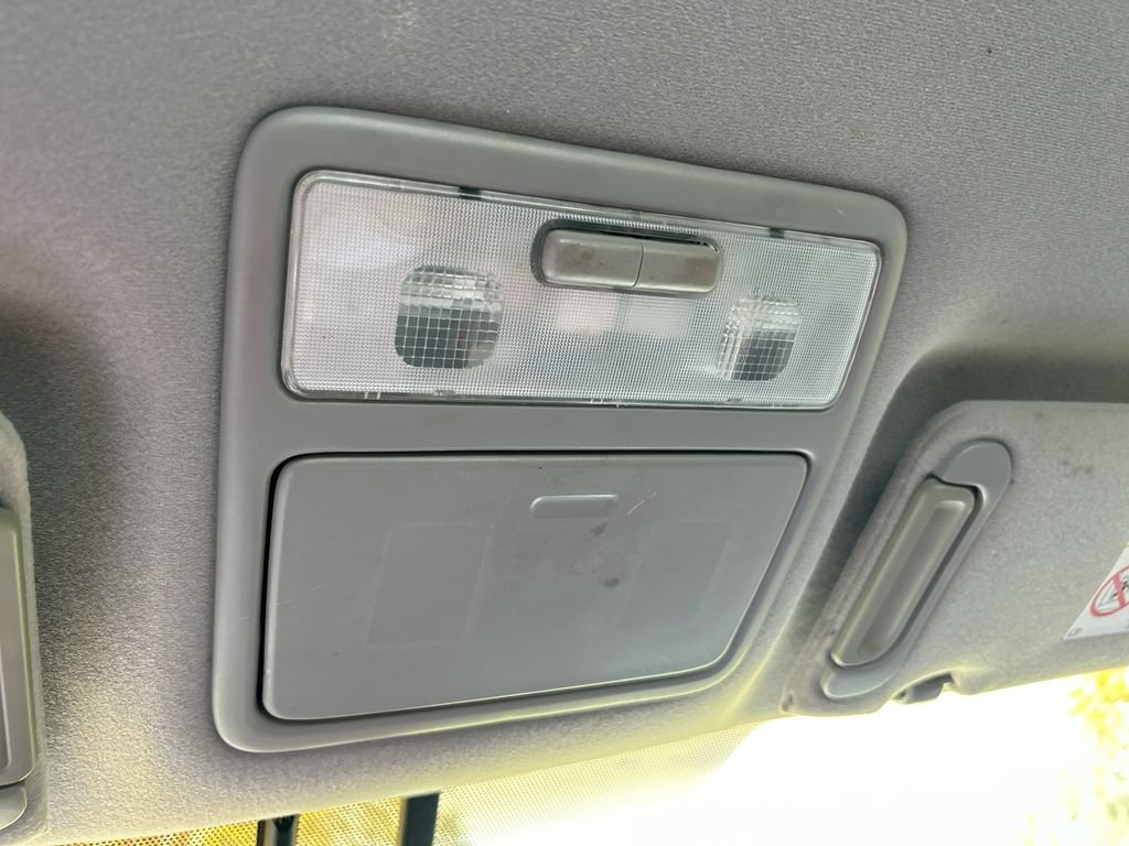 Used 2004 Toyota Avalon XL FWD image 24