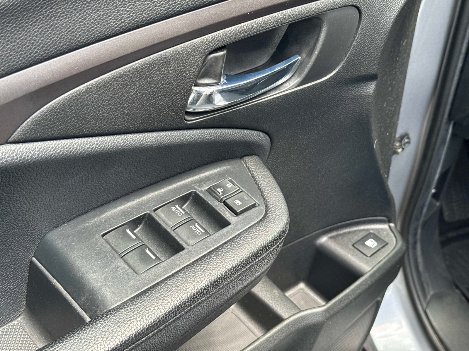 Used 2022 Honda Pilot Sport image 19