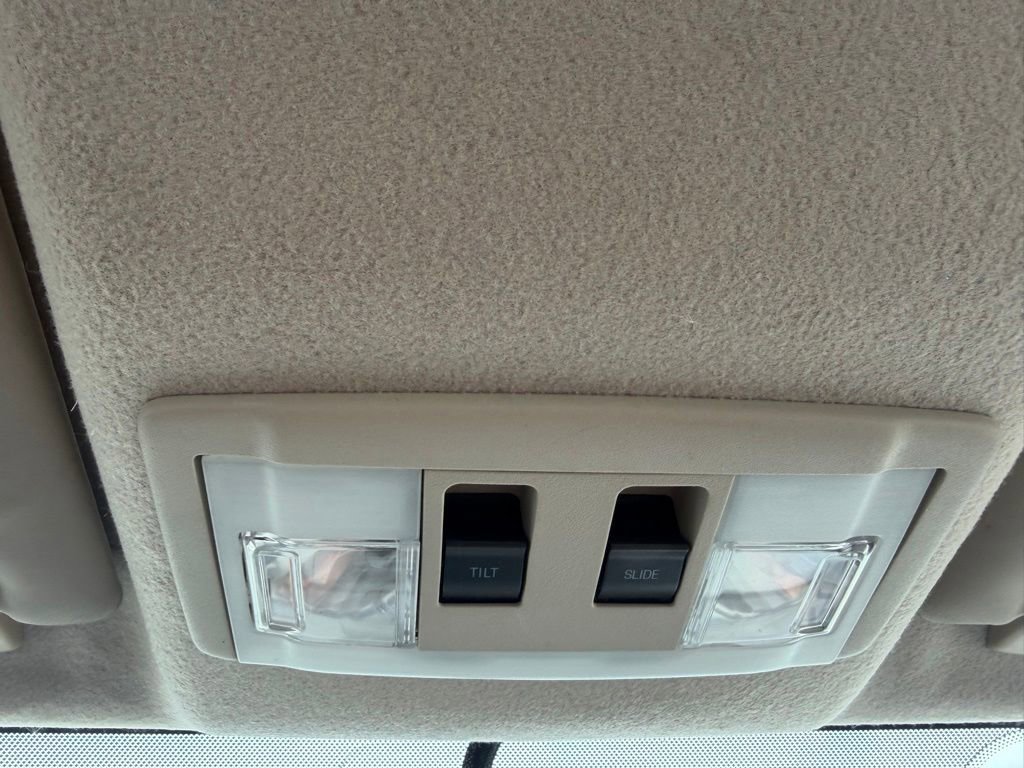 Used 2010 Ford Focus SEL FWD image 23