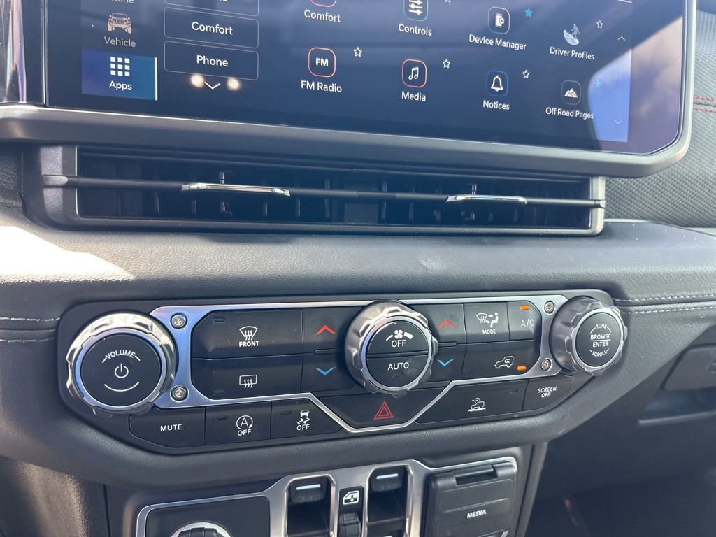 Certified 2025 Jeep Wrangler Unlimited Rubicon image 37