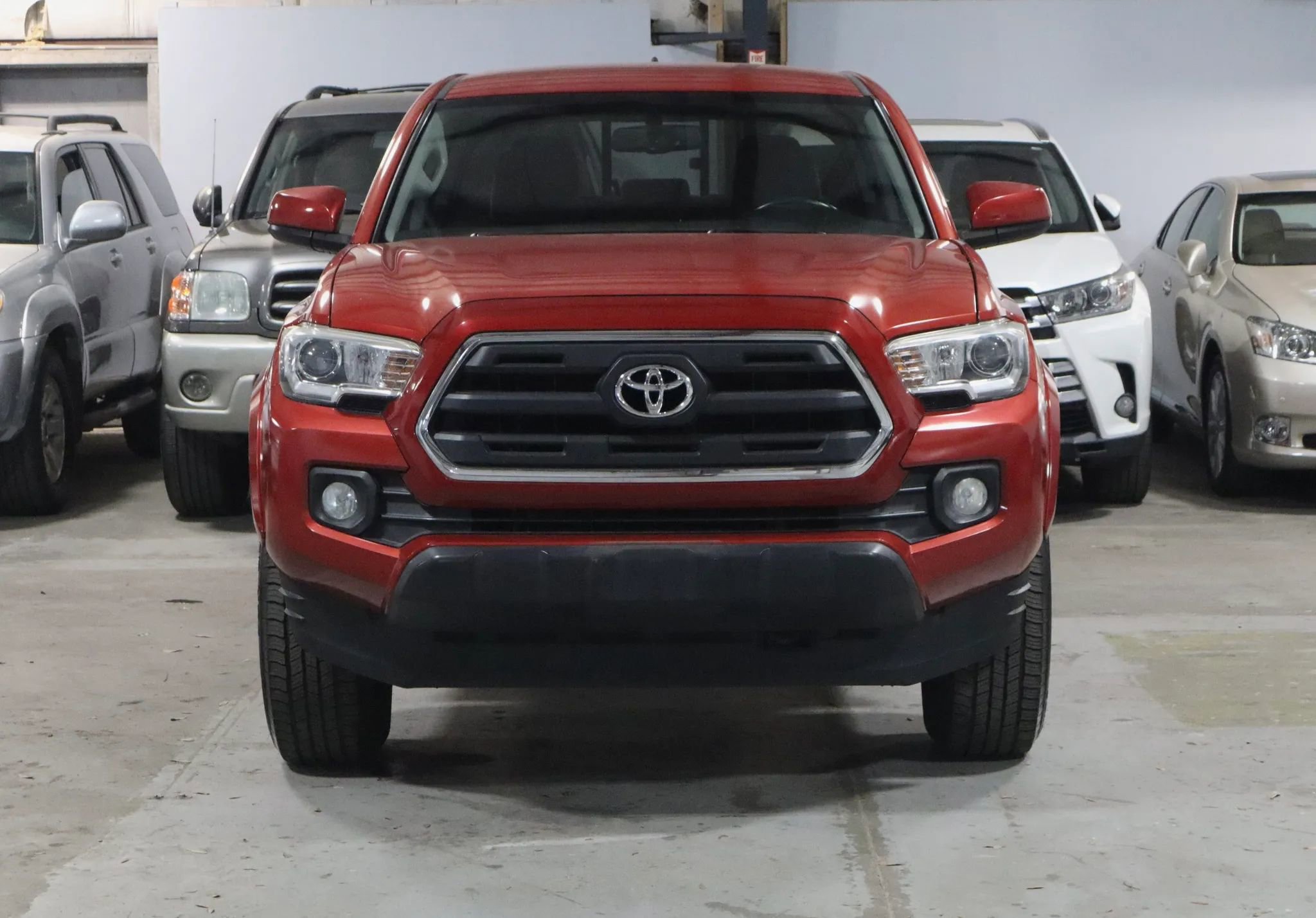 Used 2017 Toyota Tacoma SR5 w/ Tow Package image 2