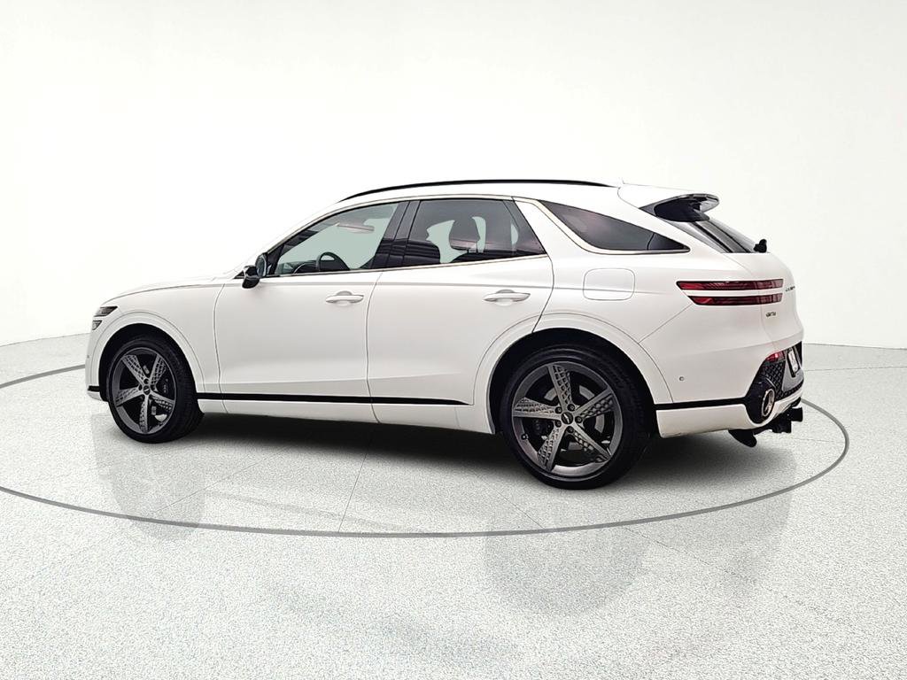 Used 2023 Genesis GV70 3.5T Sport w/ Sport Prestige Package image 7