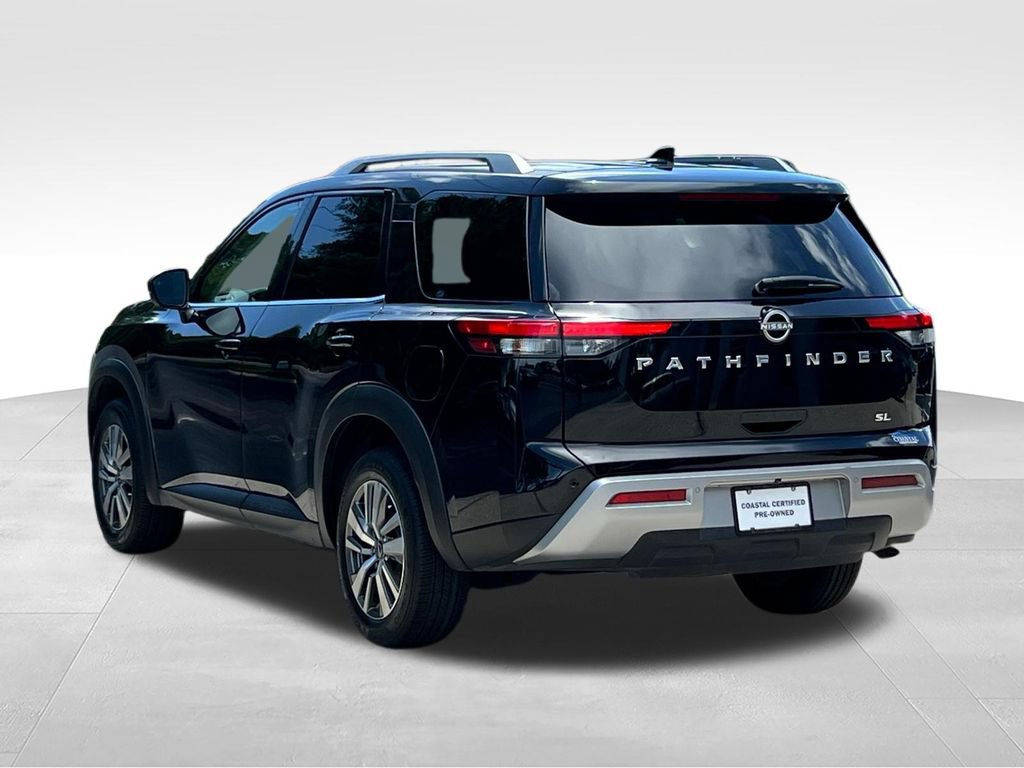 Used 2025 Nissan Pathfinder SL FWD image 13
