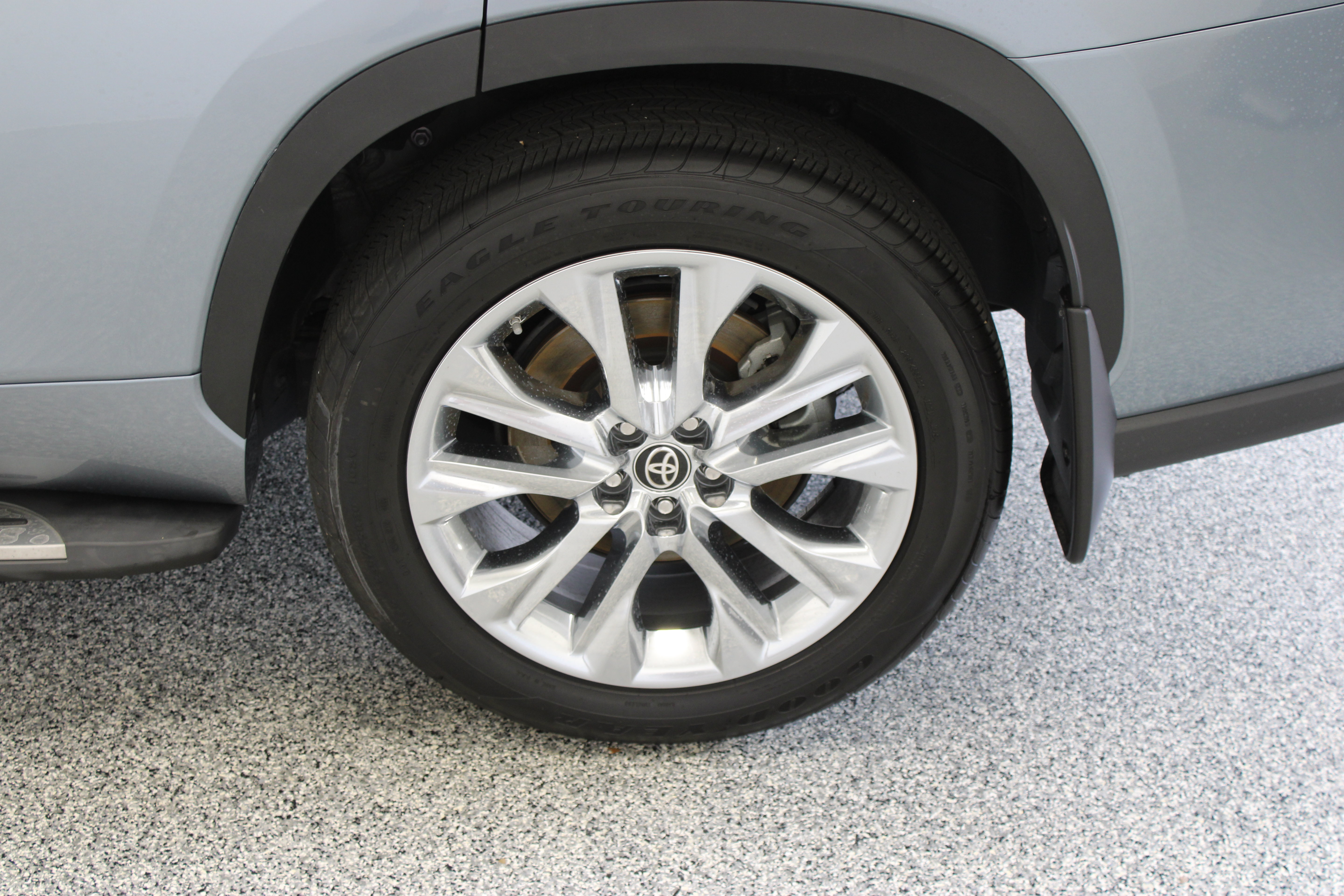Used 2024 Toyota Highlander Limited FWD image 10