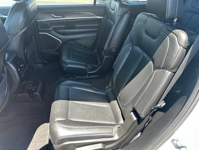 Used 2023 Jeep Grand Cherokee L Limited w/ Black Appearance Package AWD/4WD image 27
