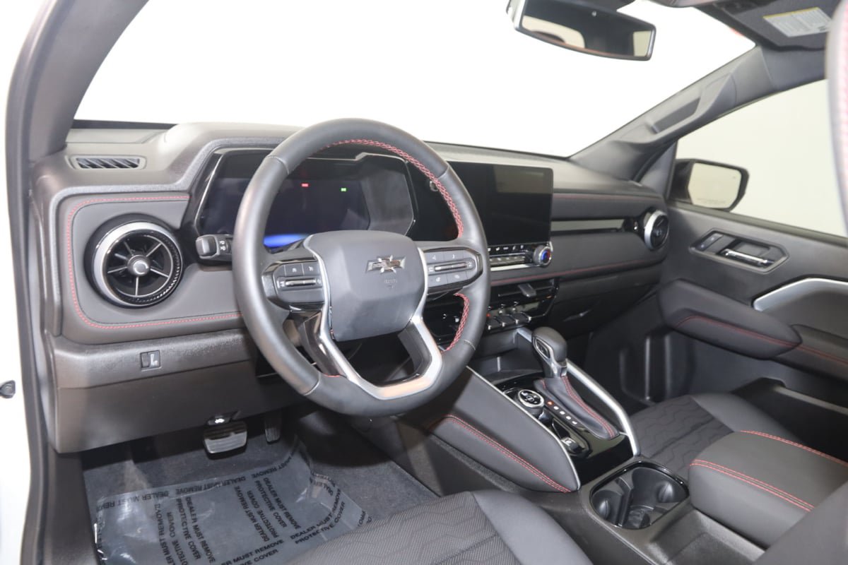 Used 2024 Chevrolet Colorado Z71 w/ Z71 Convenience Package 2 AWD/4WD image 25