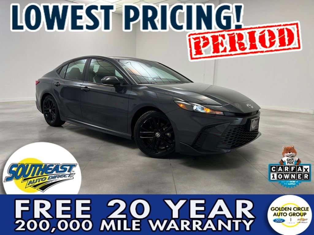 Used 2025 Toyota Camry SE FWD image 1