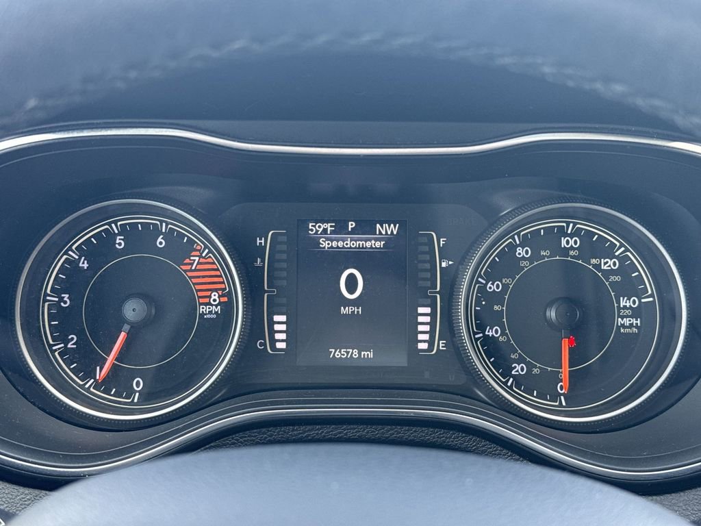 Used 2019 Jeep Cherokee Latitude Plus w/ Cold Weather Group AWD/4WD image 10
