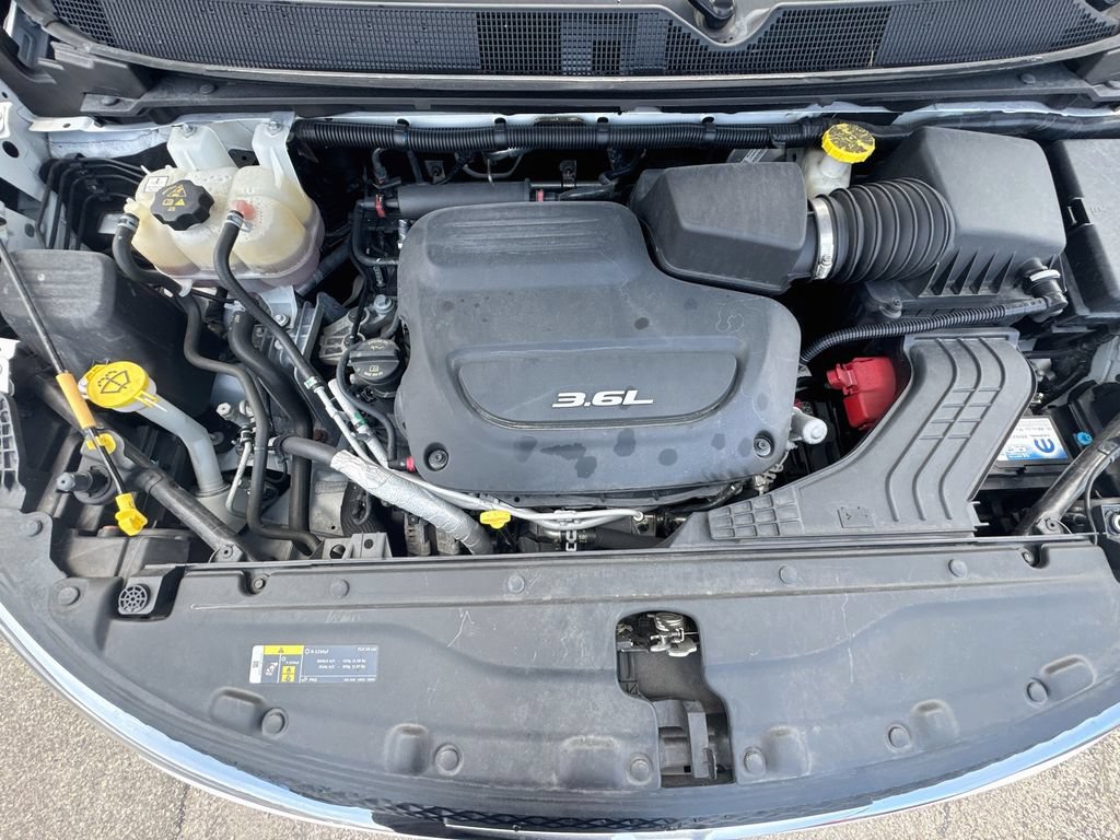 Used 2019 Chrysler Pacifica Touring-L Plus w/ Advanced Safetytec Group FWD image 34
