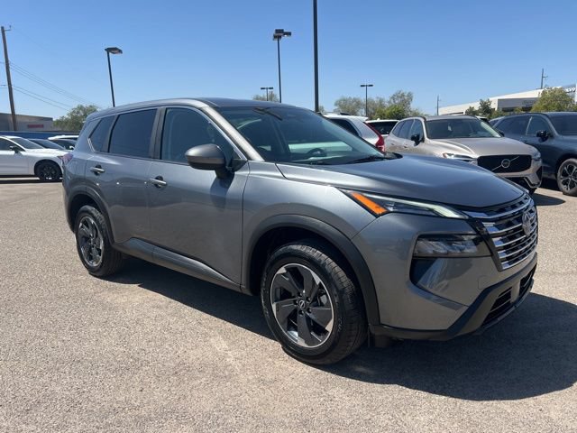 Used 2025 Nissan Rogue SV FWD image 1