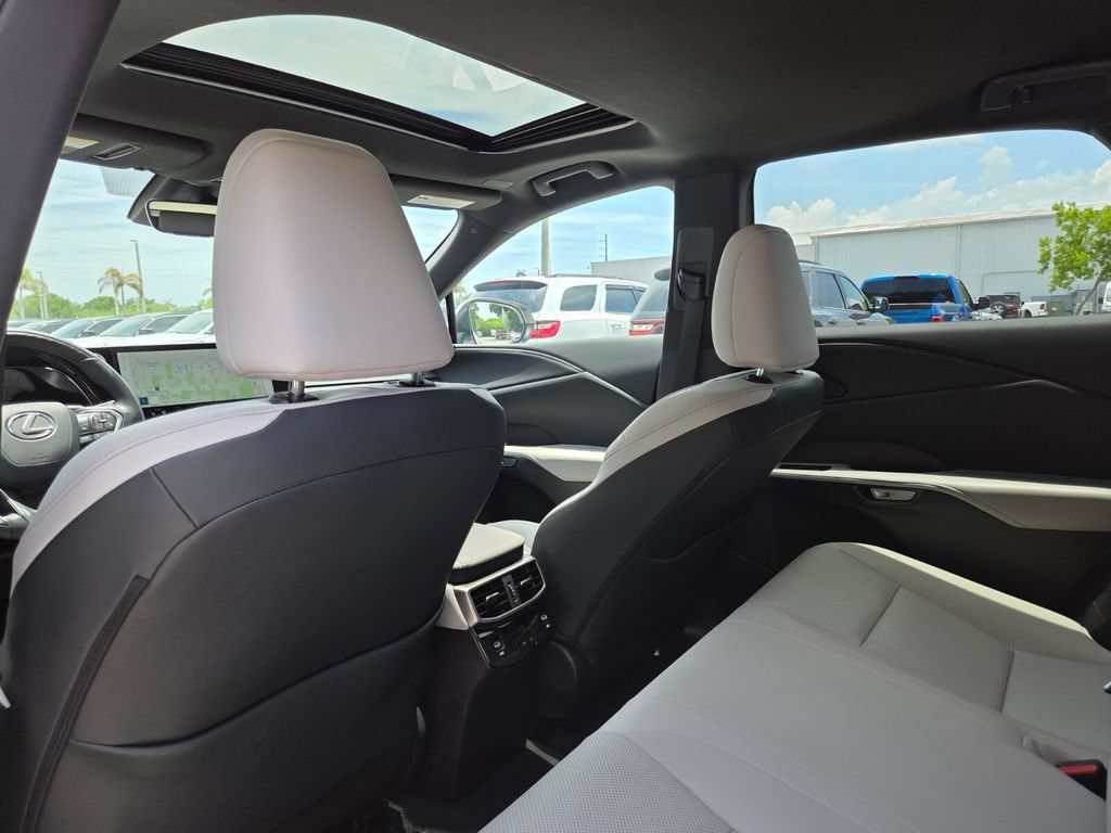 Used 2025 Lexus RX 350h w/ Accessory Package (Z1) AWD/4WD image 24