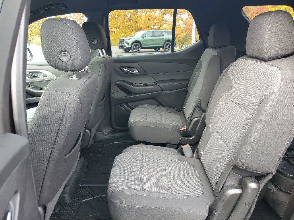 Used 2023 Chevrolet Traverse LT FWD image 28