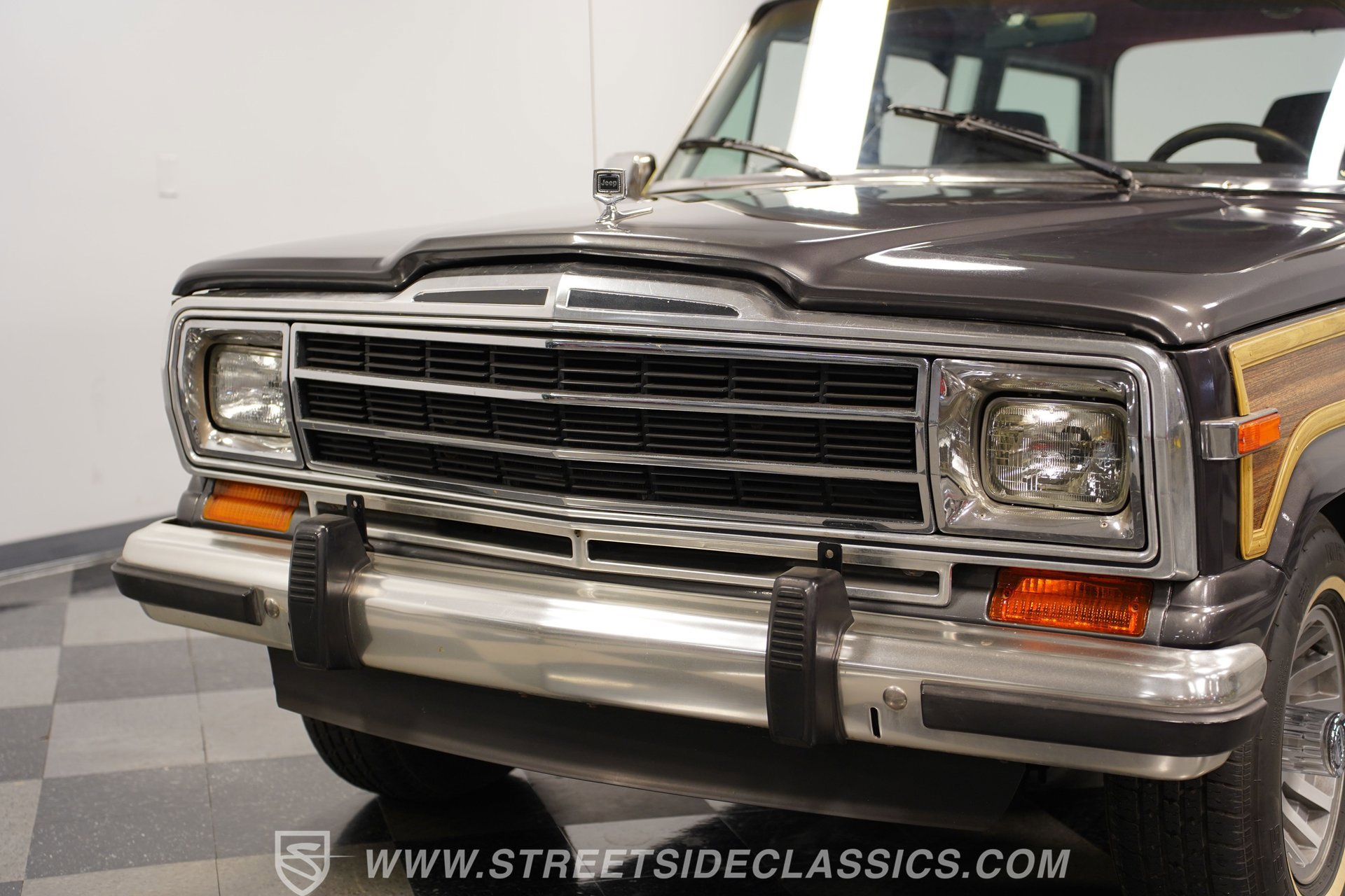 Used 1988 Jeep Grand Wagoneer image 19