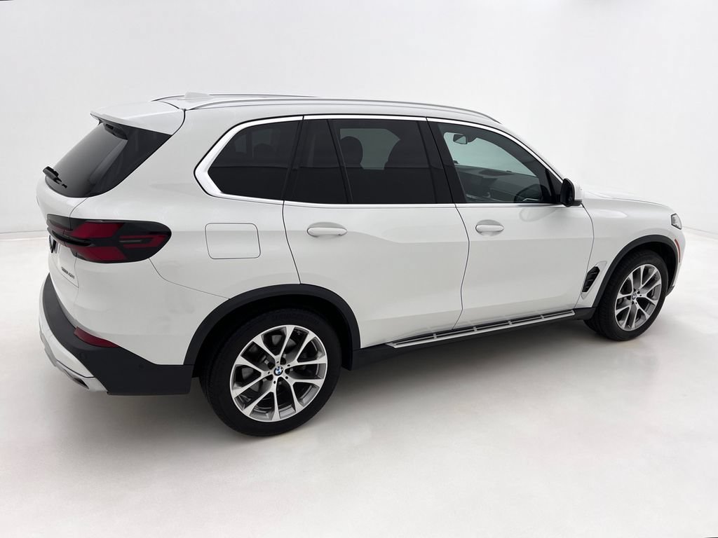 Used 2024 BMW X5 xDrive40i AWD/4WD image 6