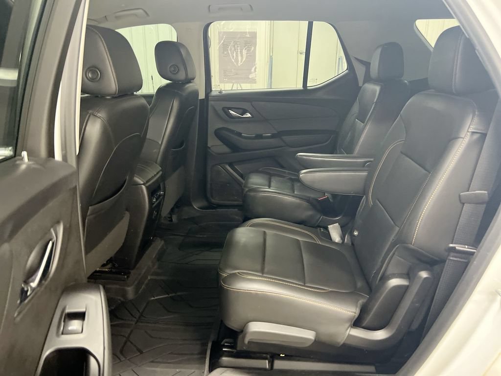Used 2020 Chevrolet Traverse LT w/ LPO, Floor Liner Package FWD image 21